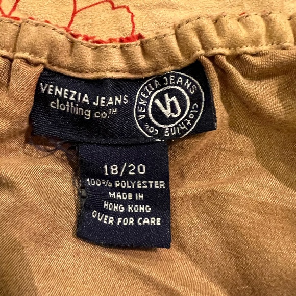 Venezia Jeans Clothing Co. Tan with Red-Orange & Orange Floral Print Skirt - Picture 2 of 11